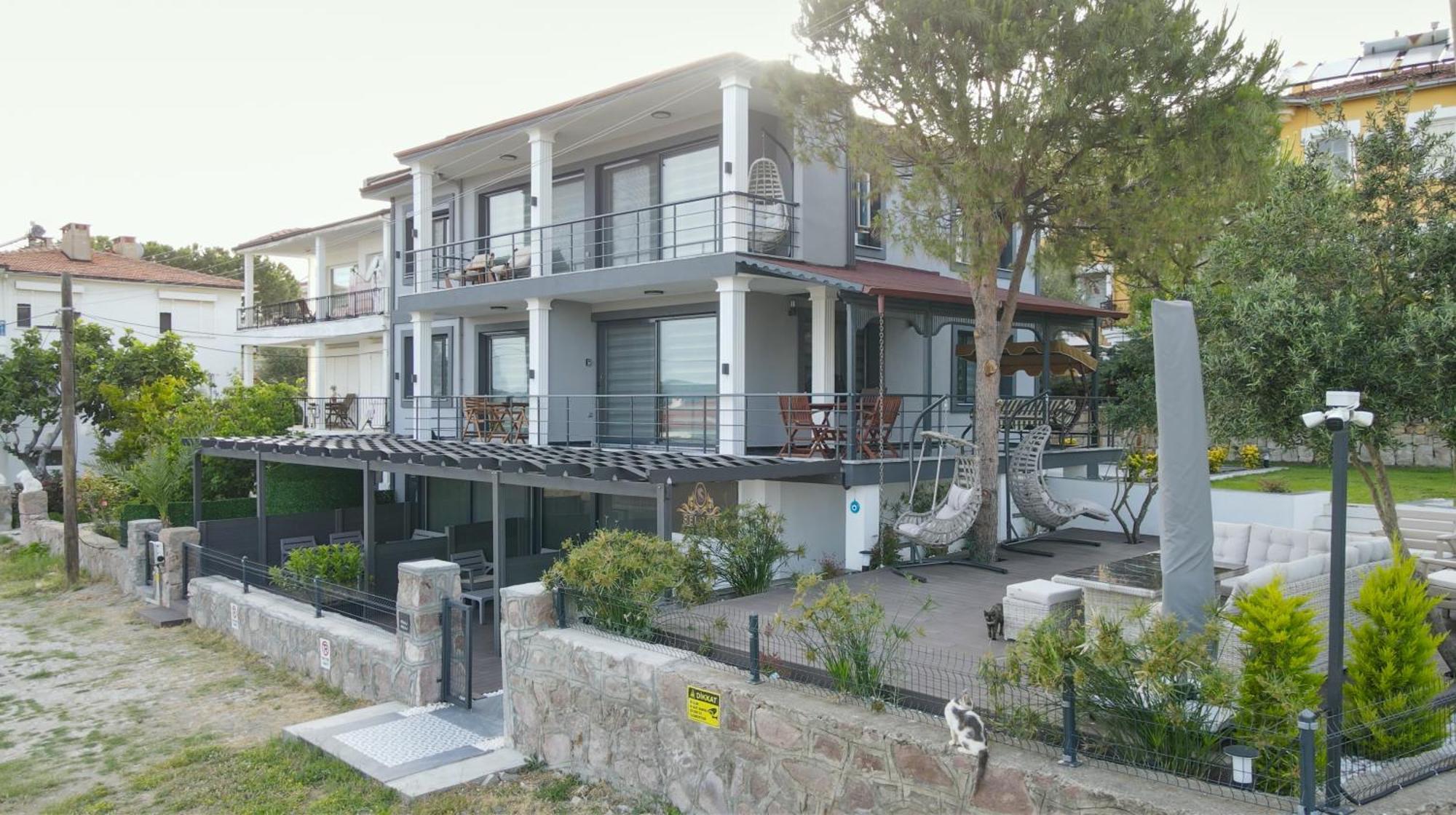 Select Cunda Guest House - Sea View Room With Private Veranda In Cunda Island Ayvalı Dış mekan fotoğraf